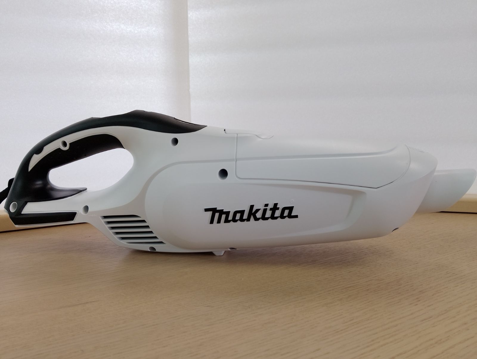 Makita - マキタ コードレスクリーナ 18V 本体のみ CL182FDZW マキタ 18V充電式クリーナ 紙パック式 本体のみ CL182FDZW