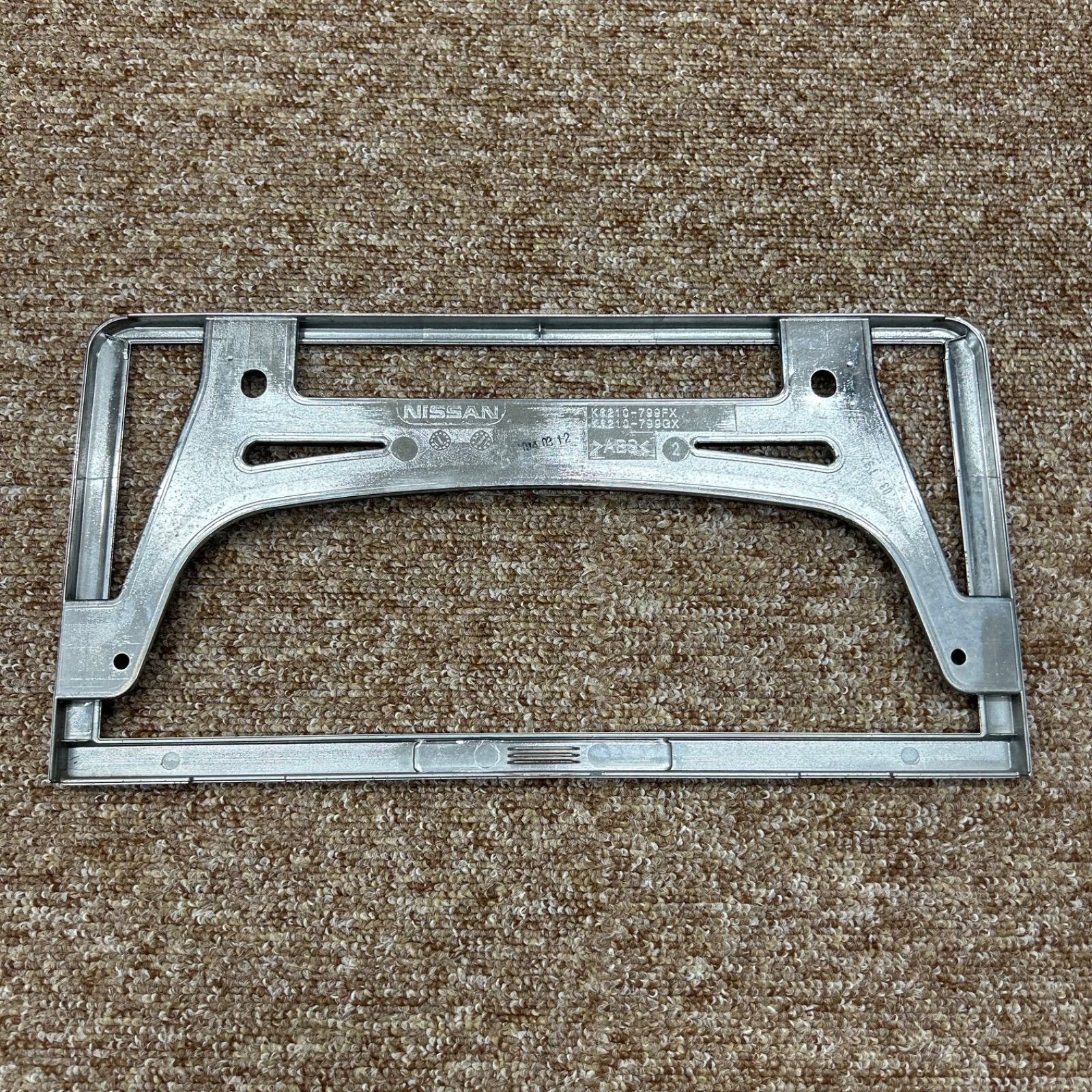 日産 ニスモ ナンバーフレーム づら