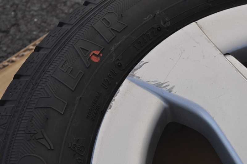 9分~10分山 スタッドレスタイヤ 2025年製 195|65 R15 15×6J 45 5H PCD100 4本セット ZVW30 プリウス G 前期 ICE NAVI7 s021326G