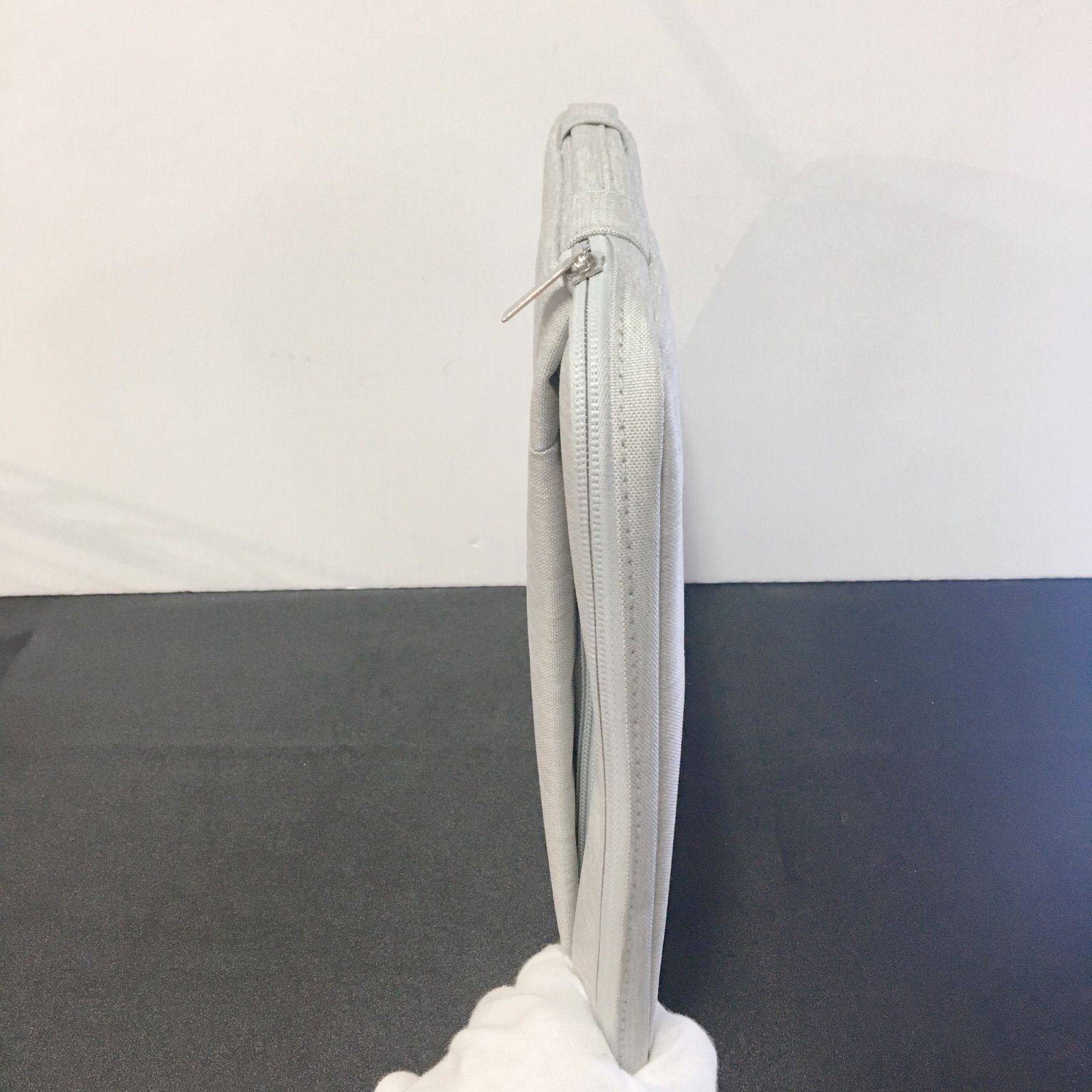 【美品】Ferkurn パソコンケース ビジネスバッグ 14インチ ホワイト 美品】Ferkurn パソコンケース ビジネスバッグ 14インチ ホワイト