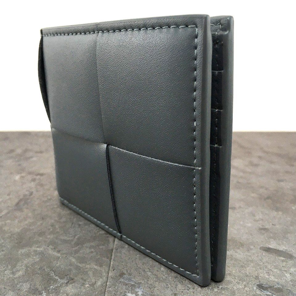 送料込み！ 未使用品 BOTTEGAVENETA 二つ折り札入れ ラムスキン 財布  