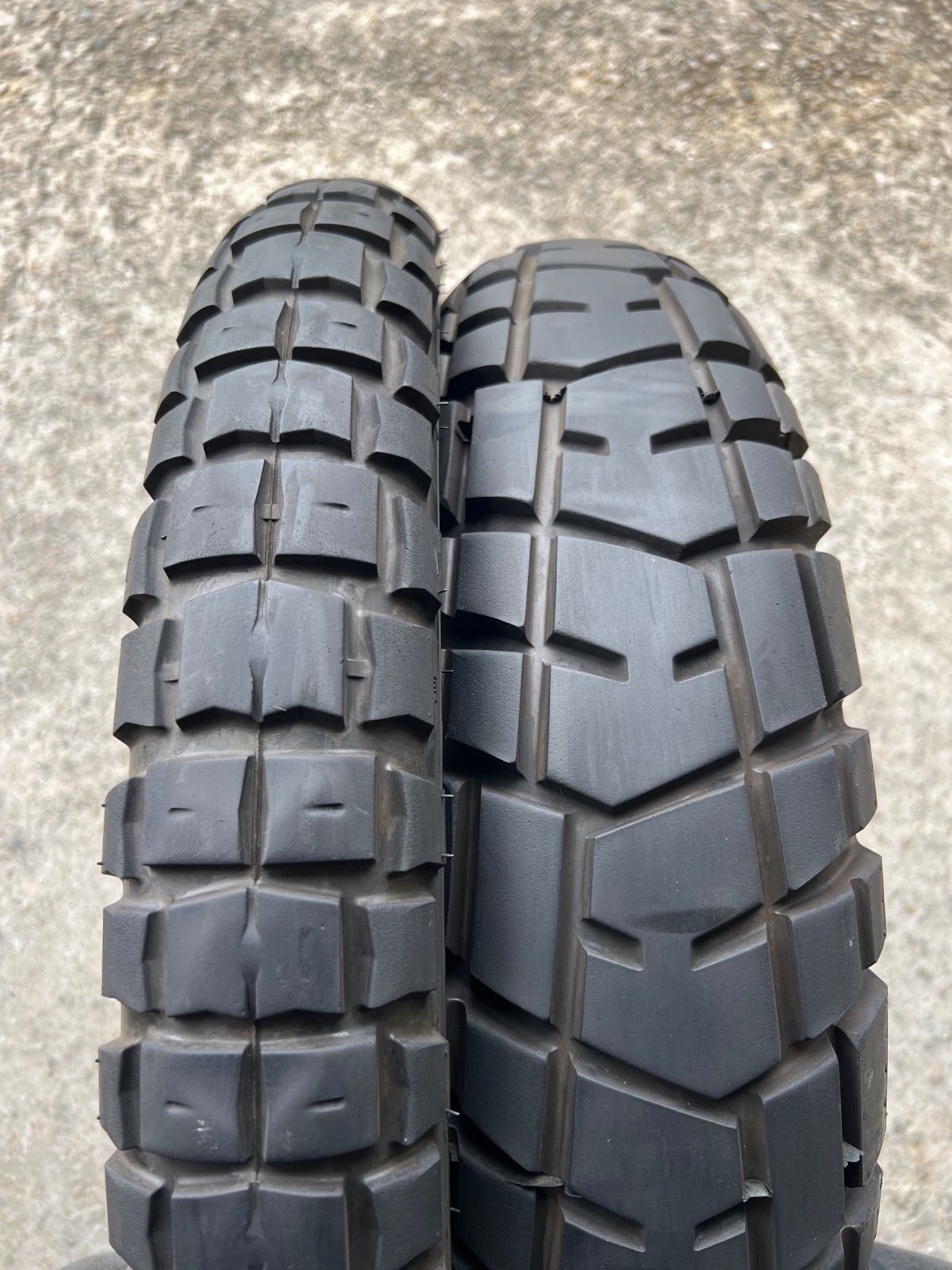 スコーピオンラリーSTR 90/90-21 150/70R18 ピレリscorpionrallySTR 90