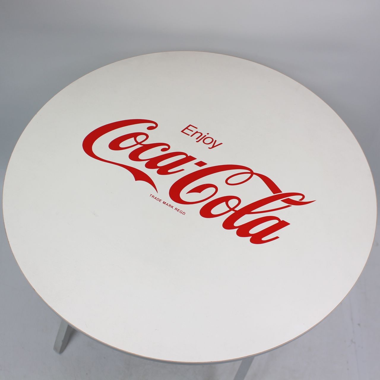 329)コカ・コーラ 折り畳み丸テーブル - メルカリ