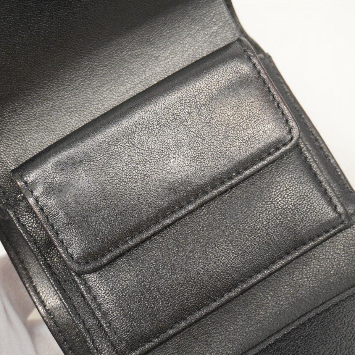 シャネル 三つ折り財布