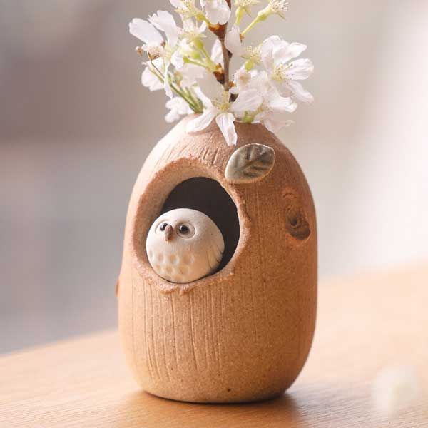 白に青の小さな花の塩胡椒入れセット 陶器製 HDC395 青と 小さな焼き物