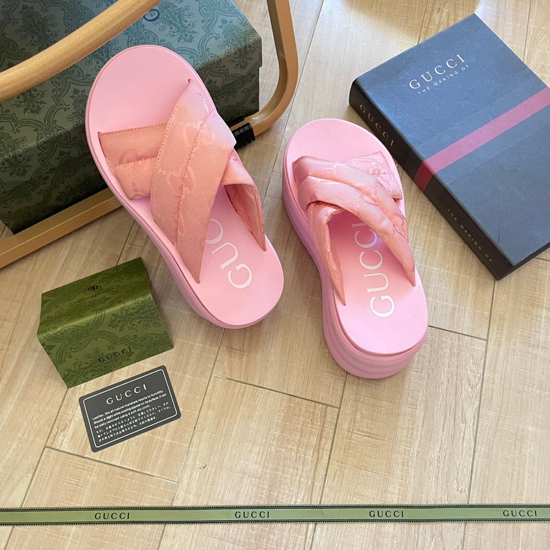 百麗出荷価格💰788 GUCCIグッチの新作マドレーヌ厚底クロス