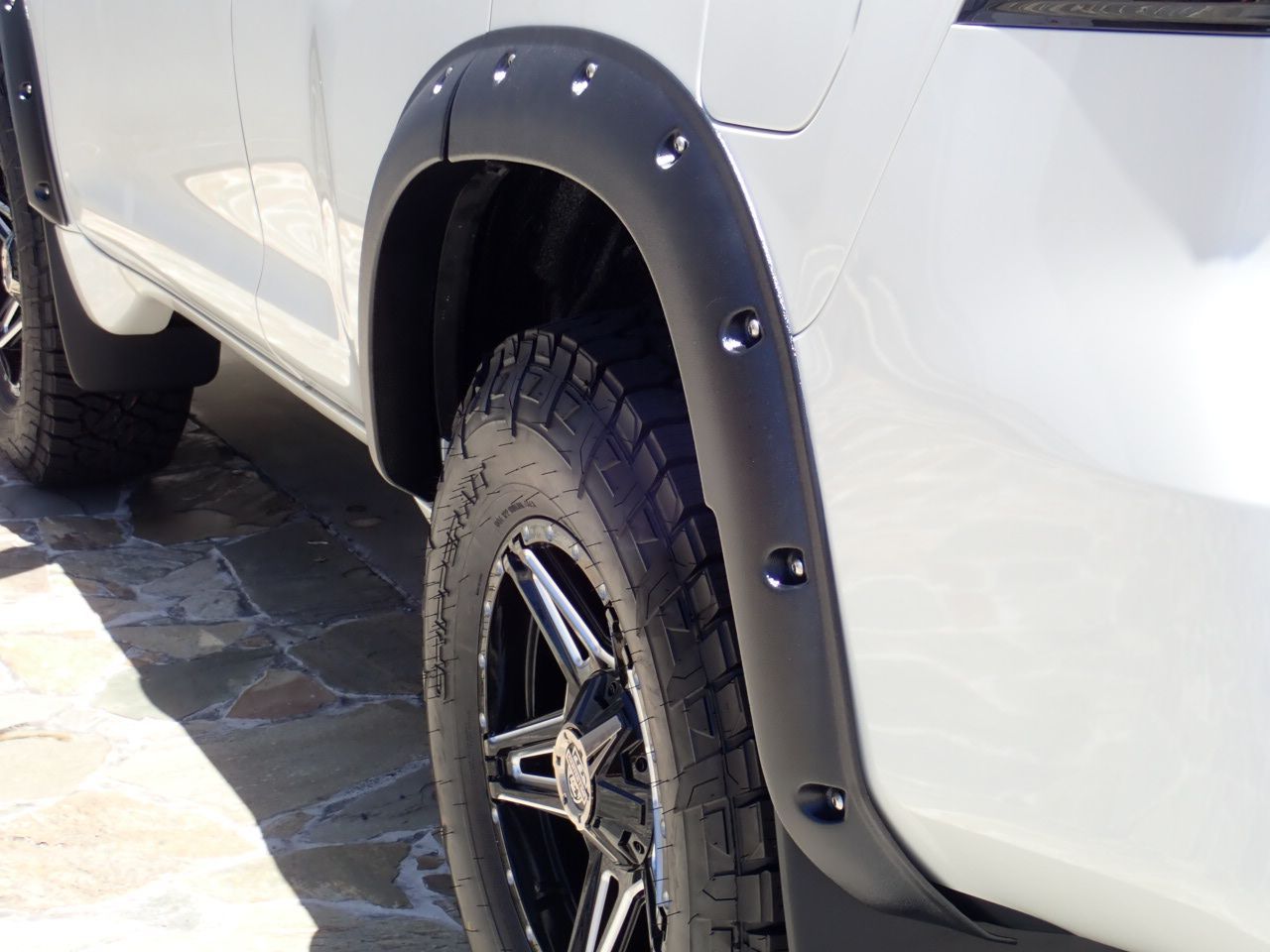 ランドクルーザープラド150用オーバーフェンダー トヨタ オーバーフェンダー ランドクルーザー 150系 プラド 汎用