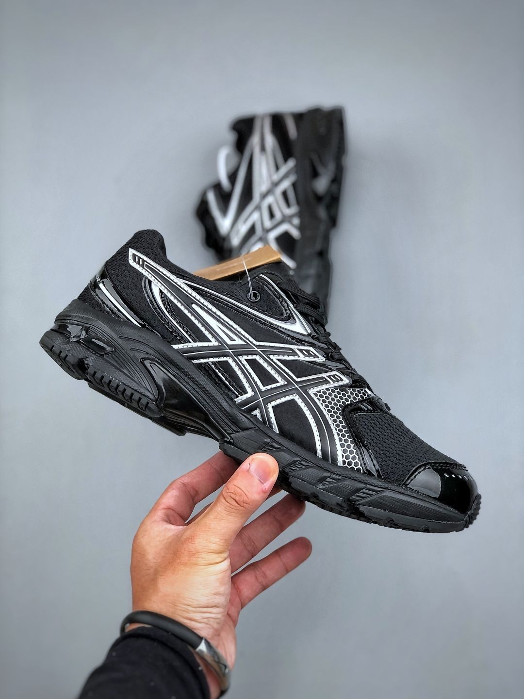 [新品未使用]asicsスニーカー ASICS アシックス スニーカー GEL-NIMBUS 9 WHITE PURE SILVER