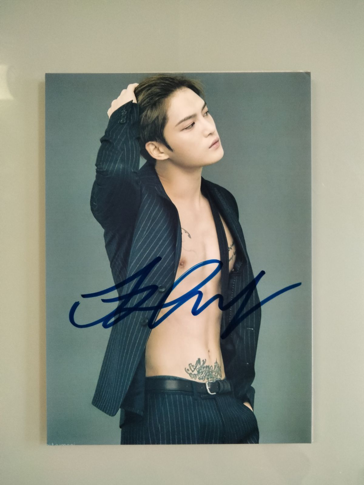 ジェジュン直筆サイン入り2Lサイズ写真…Kim Jae-joong… - メルカリ