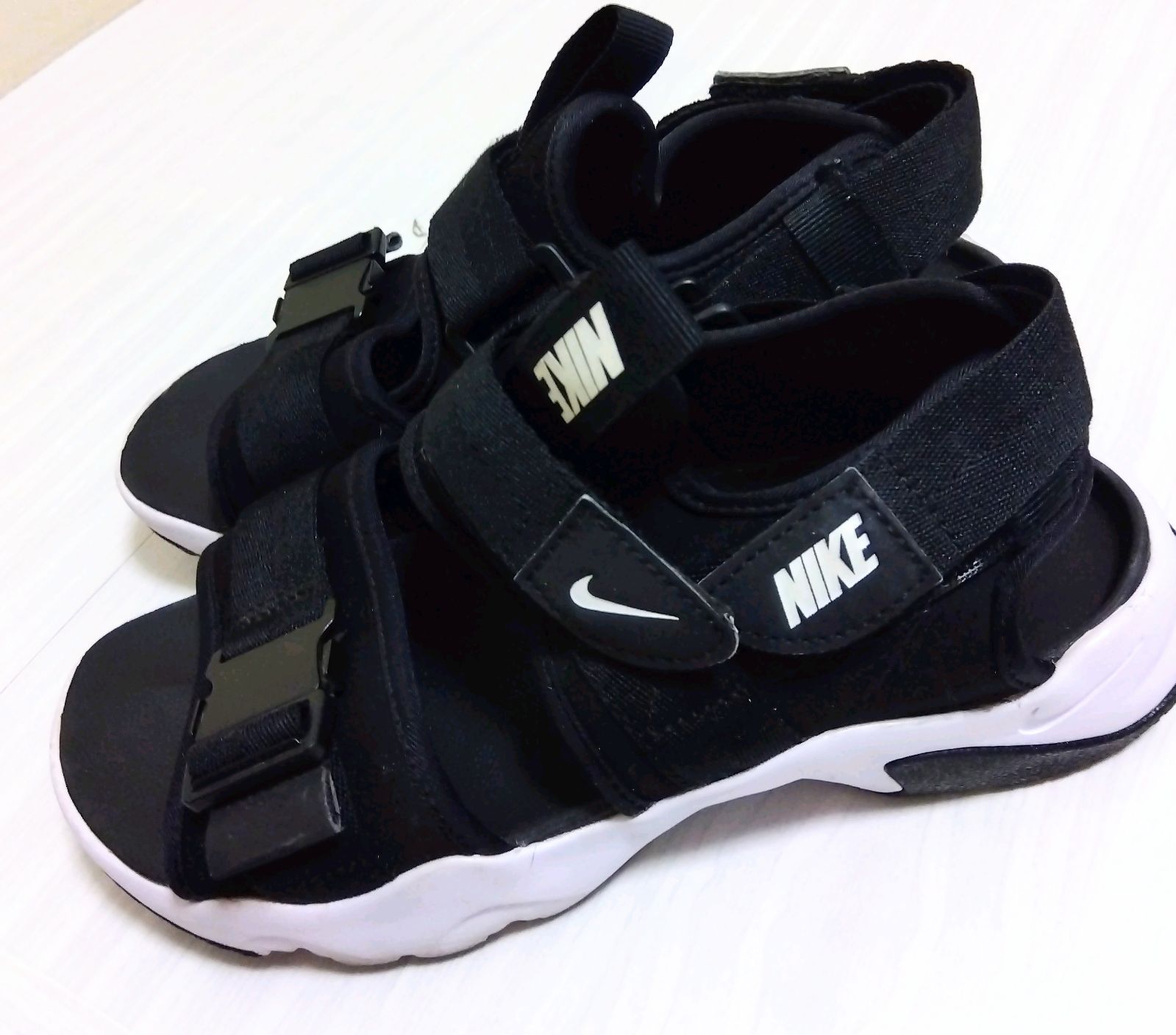 NIKE】 ナイキ キャニオンサンダル 黒 24cm レディース スポーツ