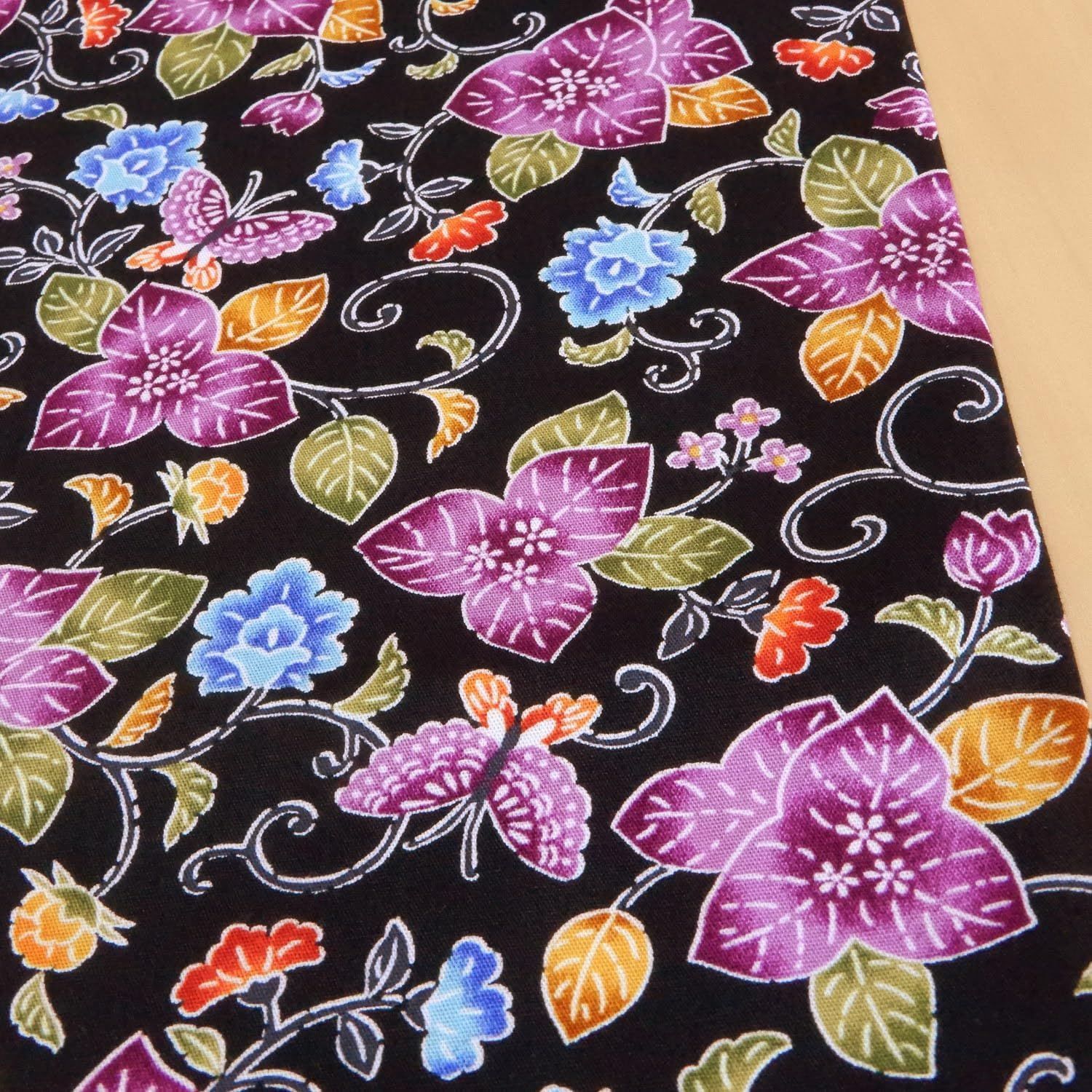 約110×50cm　紅型風 琉球柄 花とつる植物 沖縄 びんがた ブロード AP35904-1E　ブラック 生地 布地 布 ハンドメイド