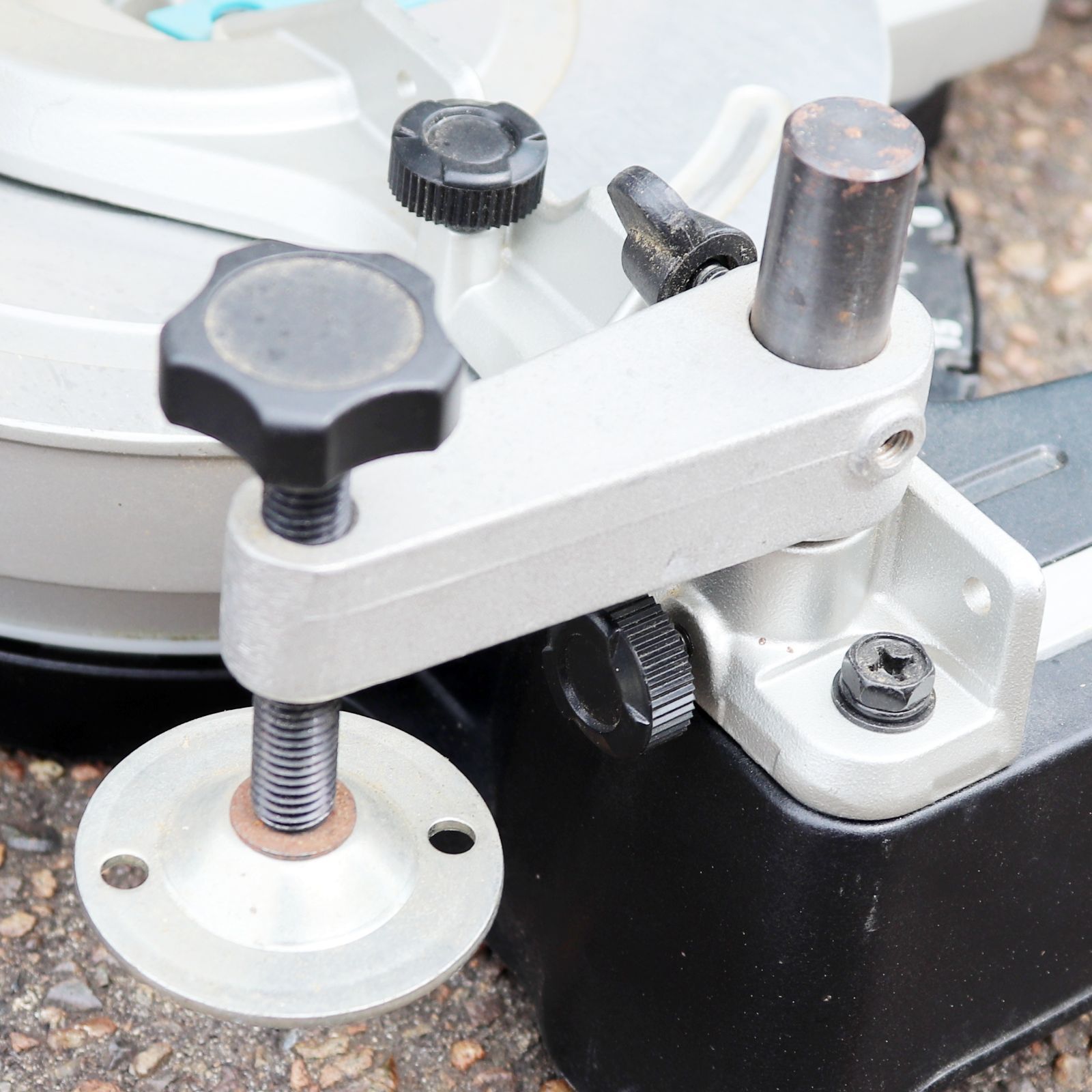 新潟発 makita スライドマルノコ LS0612FL 丸鋸 電動 工具 動作 済 100V LEDライト 木工用 切断 木材 加工 建築 解体 DIY マキタ USTAUSTRALIA_COM_AU