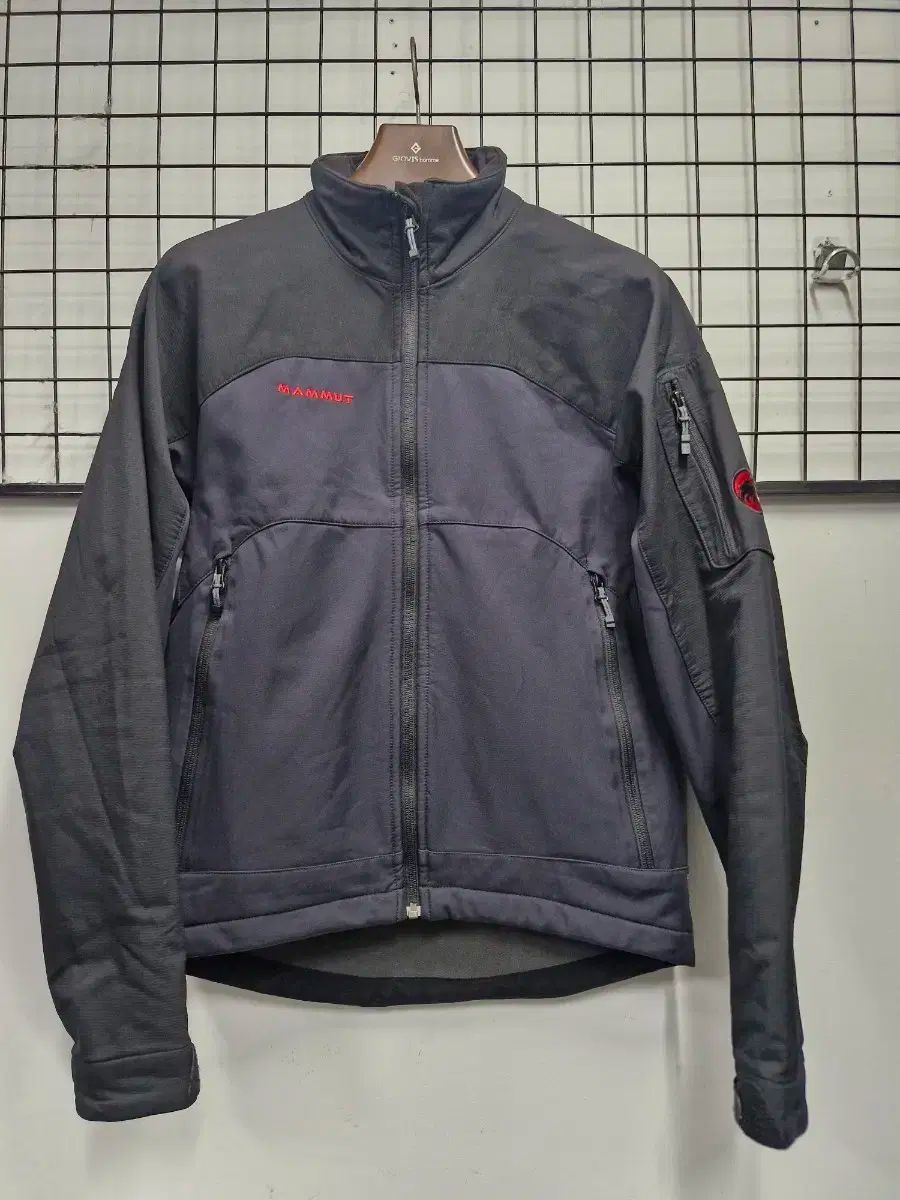 95M マムート ユニセックス ソフトシェル ジャケット