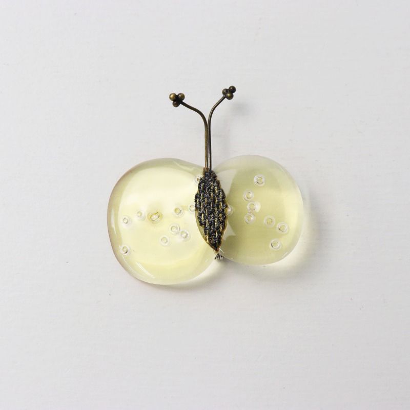 美品 希少 ミナペルホネン mina perhonen chouchoブローチ