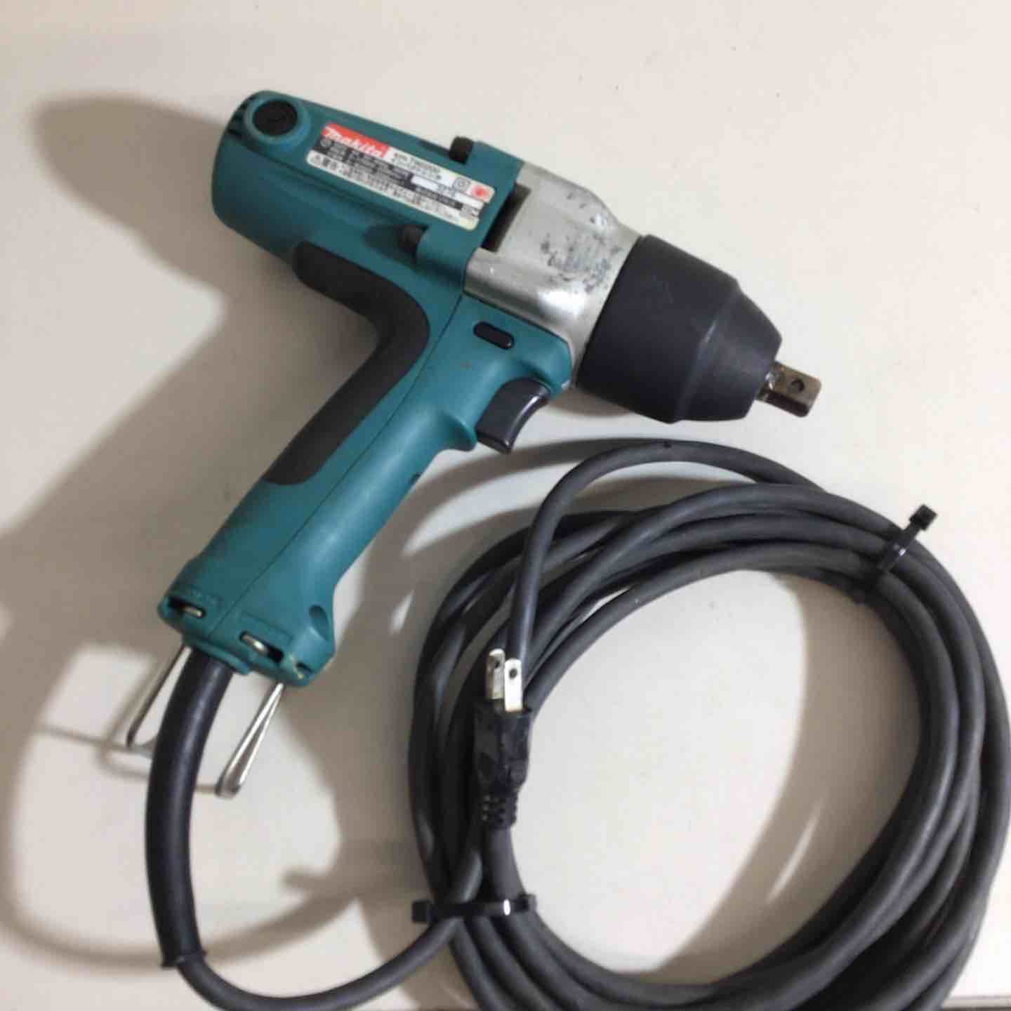 マキタ(makita) TW0200 インパクトレンチ【野田愛宕店】【店頭取引限定】【中古】管理番号：IT9RJ3HMX6MO ☆マキタ(makita) インパクトレンチ TW0200【戸田店】 - メルカリ