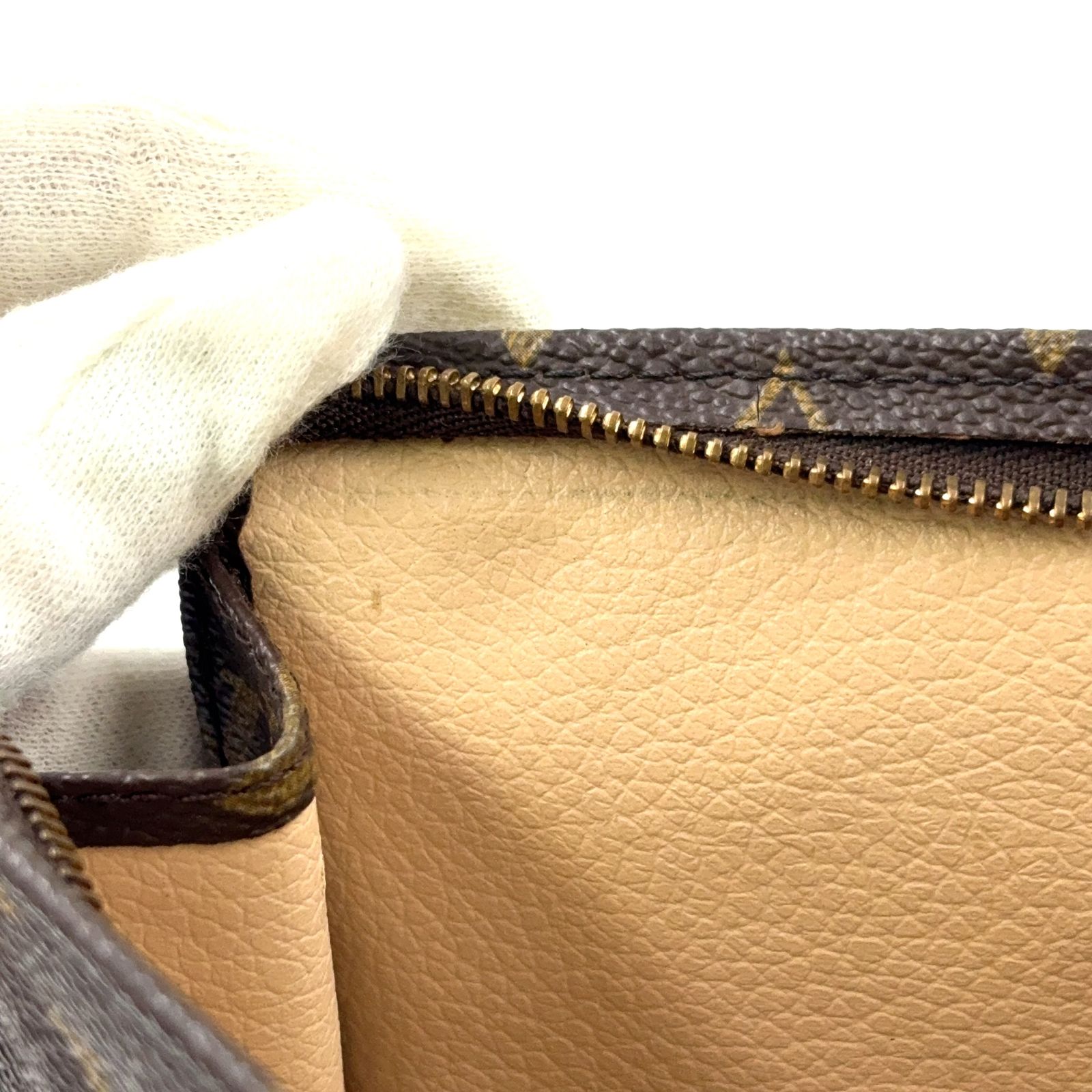 LOUIS VUITTON ポッシュトワレット26 モノグラム モノグラム