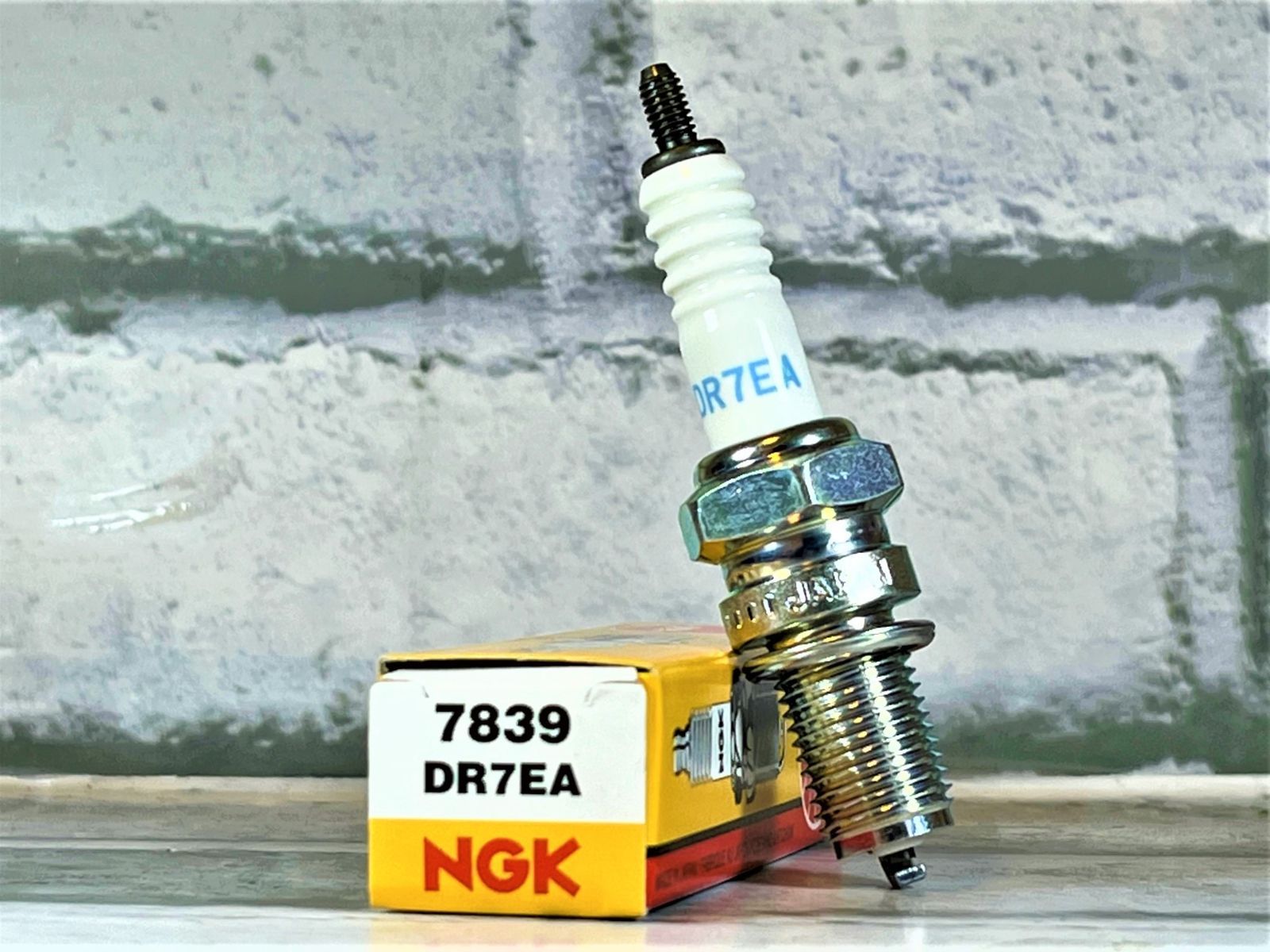NGK (7839) DR7EA 標準スパークプラグ 12個パック - 5