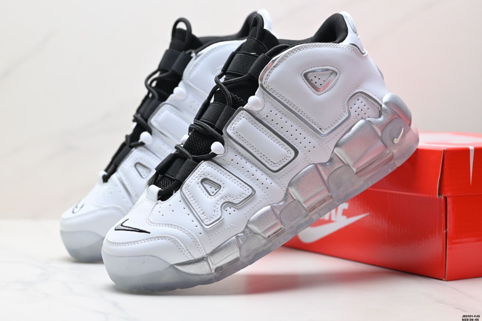 Nike Air More Uptempo バスケットシューズ nike air more uptempo ´96 27センチ バスケットボール