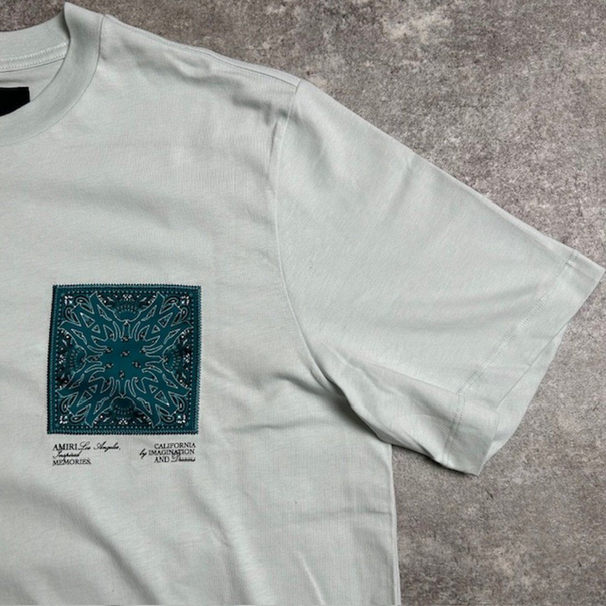 【大人気】AMIRI MA バンダナ シルク アップリケ T シャツ AMIRI MA Bandana シルク アップリケ コットン Tシャツ 人気