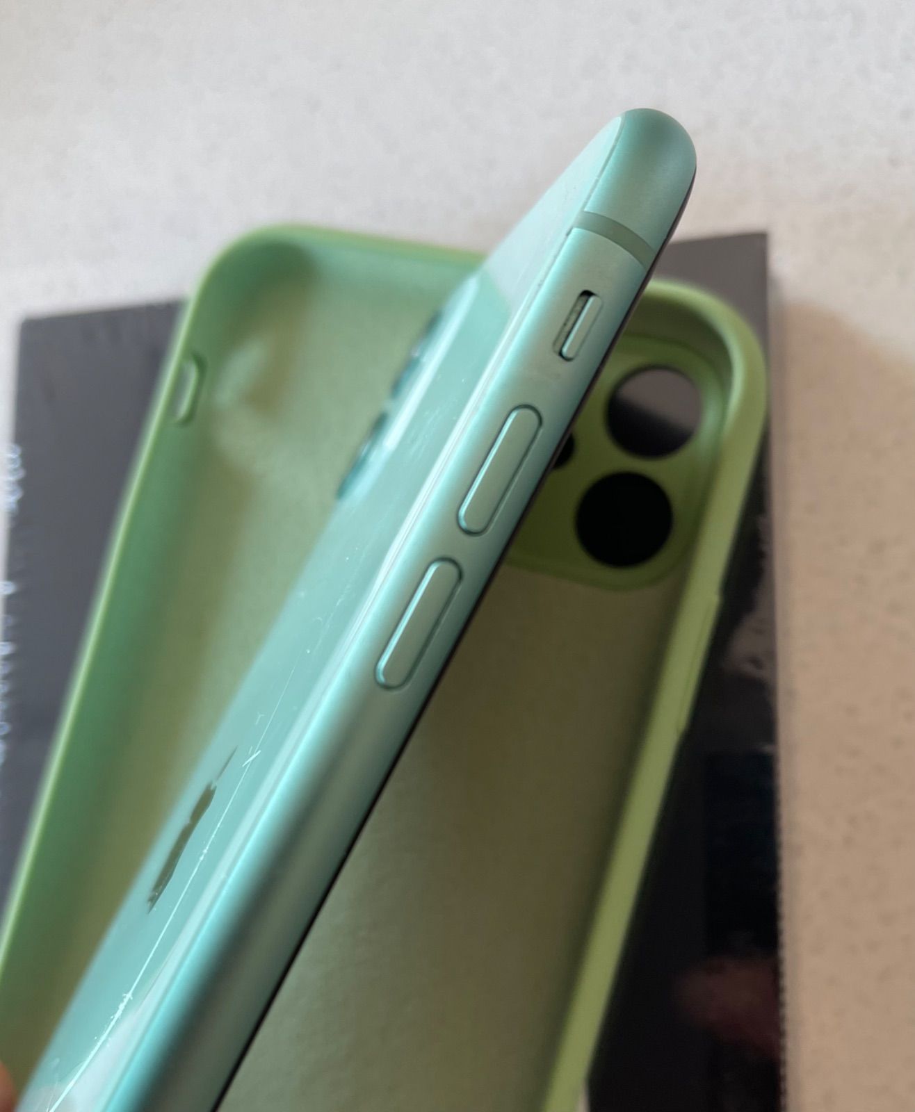 ジャンクiPhone11 128GB グリーン 背面割れ SIMフリーおまけつき