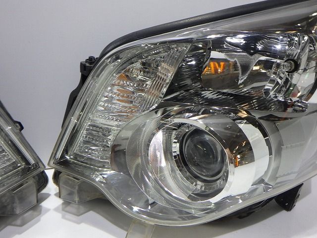 70ノア ヘッドライト左右 ハロゲン ZRR70 75 後期 28-223 A コーティング 比較的 250927057
