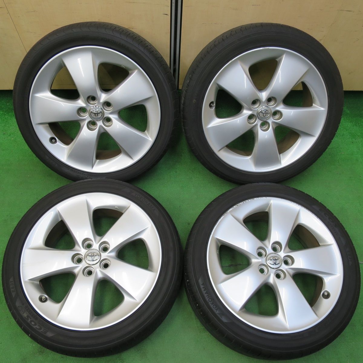 *送料無料* バリ溝！21年！8.5分トヨタ 30系 プリウス Sツーリング 純正 215/45R17 ヨコハマ エコス ES31 17インチ PCD100/5H4072705イノ