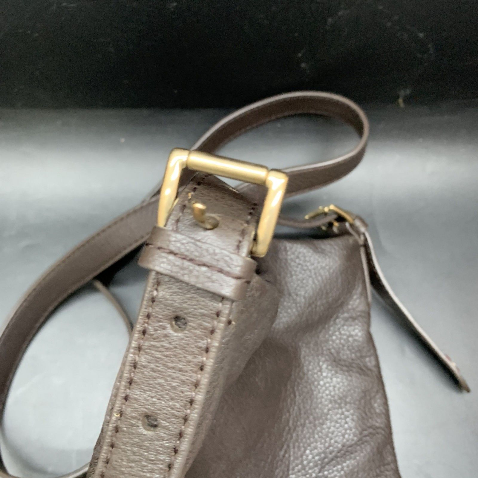 P456　美品 BALLY バリー サコッシュ ショルダーバッグ 斜め掛け マチなし レザー ダークブラウン 茶 レッド 赤 P456 美品 BALLY バリー サコッシュ ショルダーバッグ 斜め掛け マチ