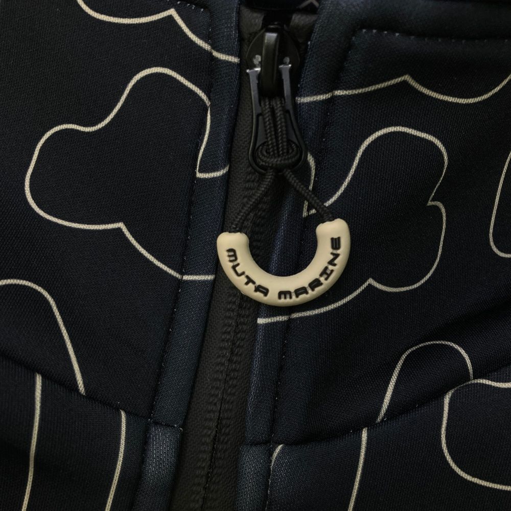 ジップパーカー