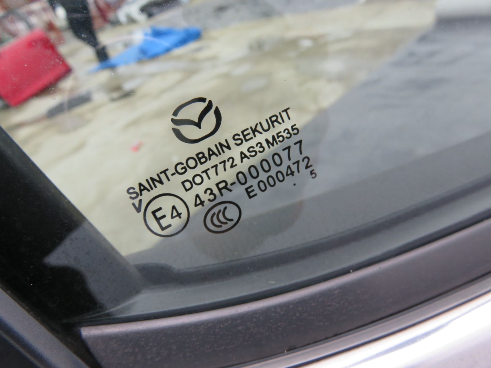 SFC2426 マツダ アクセラスポーツ BM5FS 純正 右リアドア 後席 右後ドア PWスイッチ 内張り付 41U FFCRYSTALESIA_COM