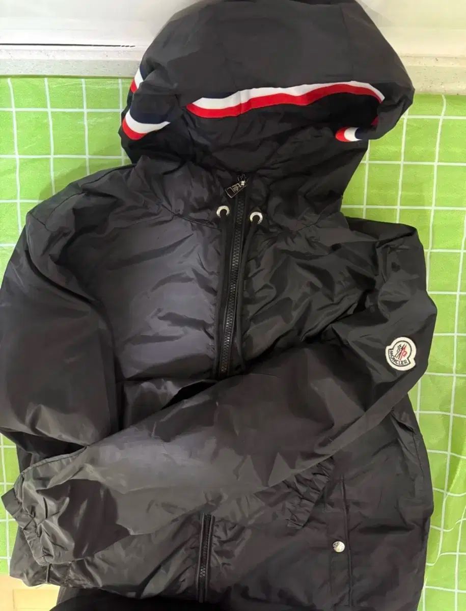 【希少】MONCLER アウター 　ジャンパー ウインドブレーカー 　ブルゾン 楽天市場】【8/1～3限定・最大2万円OFFクーポン配布中】MONCLER