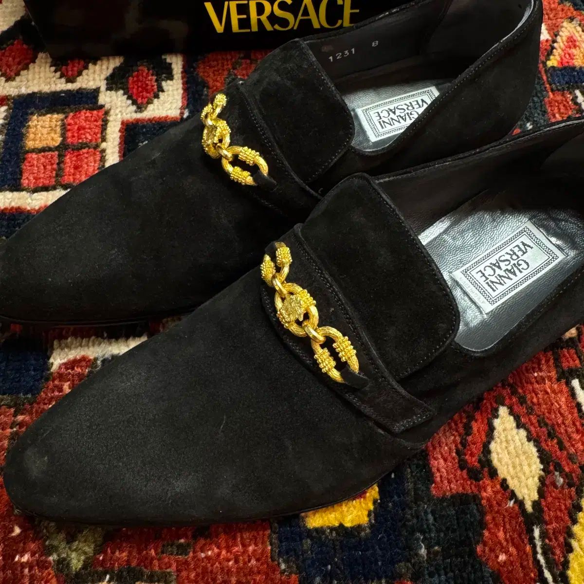 Versace(ヴェルサーチェ) 黒 スエード ローファー ／ オリジナルボックス入り