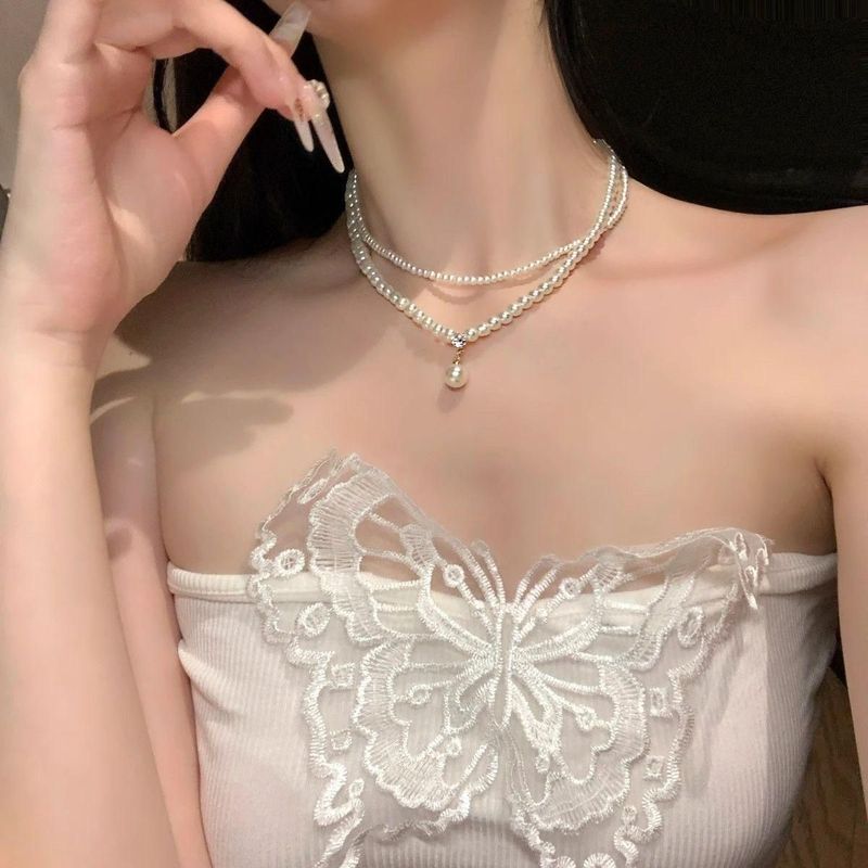 Double-layered pearls Necklaces Elegant fashion accessories