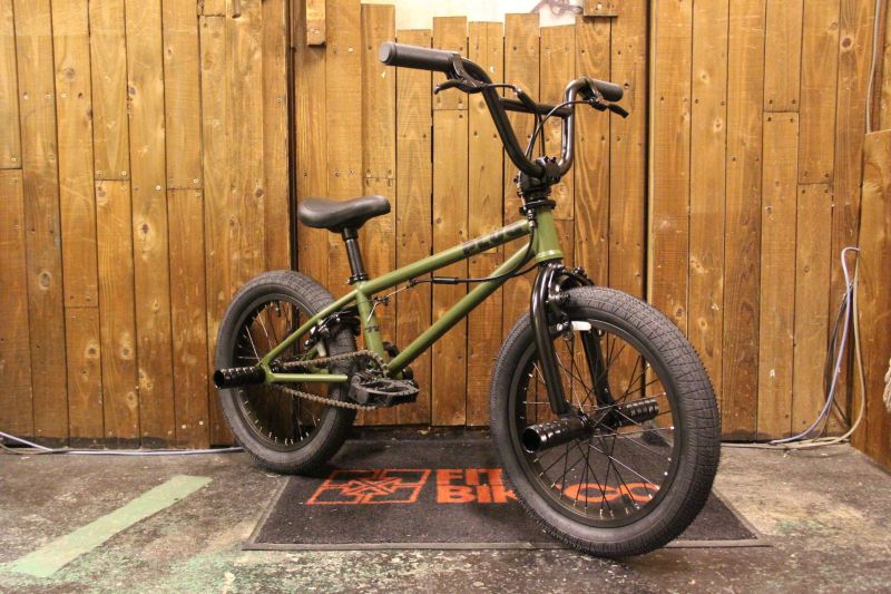 BMX 16インチ キッズ TNB PLUG 16 FAT TIRE ARMY - メルカリShops