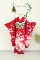 美品　振袖　振袖セット　赤地　正絹　着物　和風　成人式　成人の集い　二十歳の集い　結婚式　結納　卒業式　舞台衣装