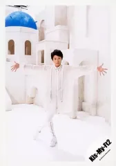 【中古】生写真(ジャニーズ) Kis-My-Ft2/横尾渉/全身・衣装白・両手広げ・口閉じ・背景白/シングル「君、僕。」MV＆ジャケ写オフショット/公式生写真 