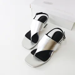 チャールズアンドキース CHARLES & KEITH シルバートングサンダル ヒール 37/23.5cm┃ミュール【2400014622713】のサムネイル