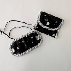 キルト芯｜ハンドメイド子供用アイマスク｜モンテッソーリのおしごと目隠しアイマスク【黒字星柄】お名前書くだけアイマスク　#モンテッソーリ　#おしごと　#目隠し　#アイマスク　#感覚教具　#キッズアイマスク　#入園準備　#通園グッズ　#手作り　#手縫い　#裏地付き