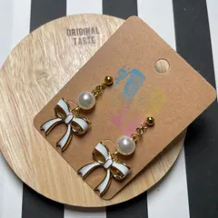 リボン型　ピアス