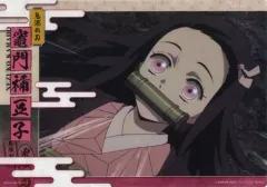 【中古】ポスター 竈門禰豆子(上半身) 「ジャンボカードダス 鬼滅の刃 クリアビジュアルポスター ～無限列車編 其の壱～」