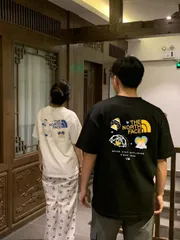 TNF（ザ・ノース・フェイス）とのコラボレーションモデル 専門店と同時期発売 前後ロゴ カップル用 男女兼用のプリント T シャツ -MM輸入