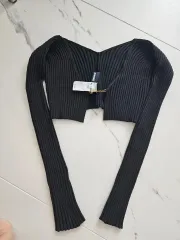 2025年最新】jacquemus ニットの人気アイテム - メルカリ