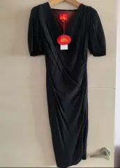 ヴィヴィアンウエストウッド　ニットワンピース　ボウタイ　リボン　変形　ひざ丈 ヴィヴィアンウエストウッド ニットワンピース ボウタイ リボン