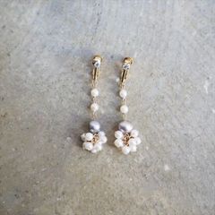 Ouca（ウーサ）イヤリング／【一点もの】グレー淡水パールと貝パールのピンつなぎイヤリング＊ピアス金具へ交換可能です◎