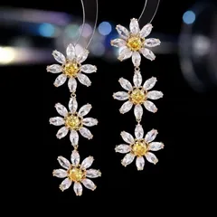 3連フラワーピアス ゴールド  大人可愛い◎ 顔周りが華やぐ 韓国ファッション 韓国 ウェディング お呼ばれ