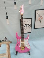エレキギター　ゴールドパーツ　ピンクカラー　フロイドローズ　スティーブ・ヴァイ　ノーブランド