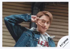 【中古】生写真(STARTO) Aぇ! group/小島健/横型・バストアップ/「Aぇ! group Debut Tour ～世界で1番AぇLIVE～」グッズオフショット/公式生写真