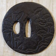 鍔 【 鉄地 松竹梅図鍔 】 日本刀 刀装具 鐔 江戸時代 骨董 古