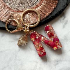 red rose♡レジンイニシャルキーホルダー　N