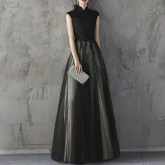 お花のデザインが美しい バックファスナーのイブニングドレス