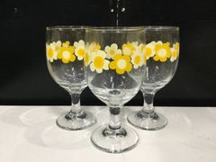 か48 昭和レトロポップ　佐々木ガラス　花柄脚付きグラス3脚　当時物　レトロ